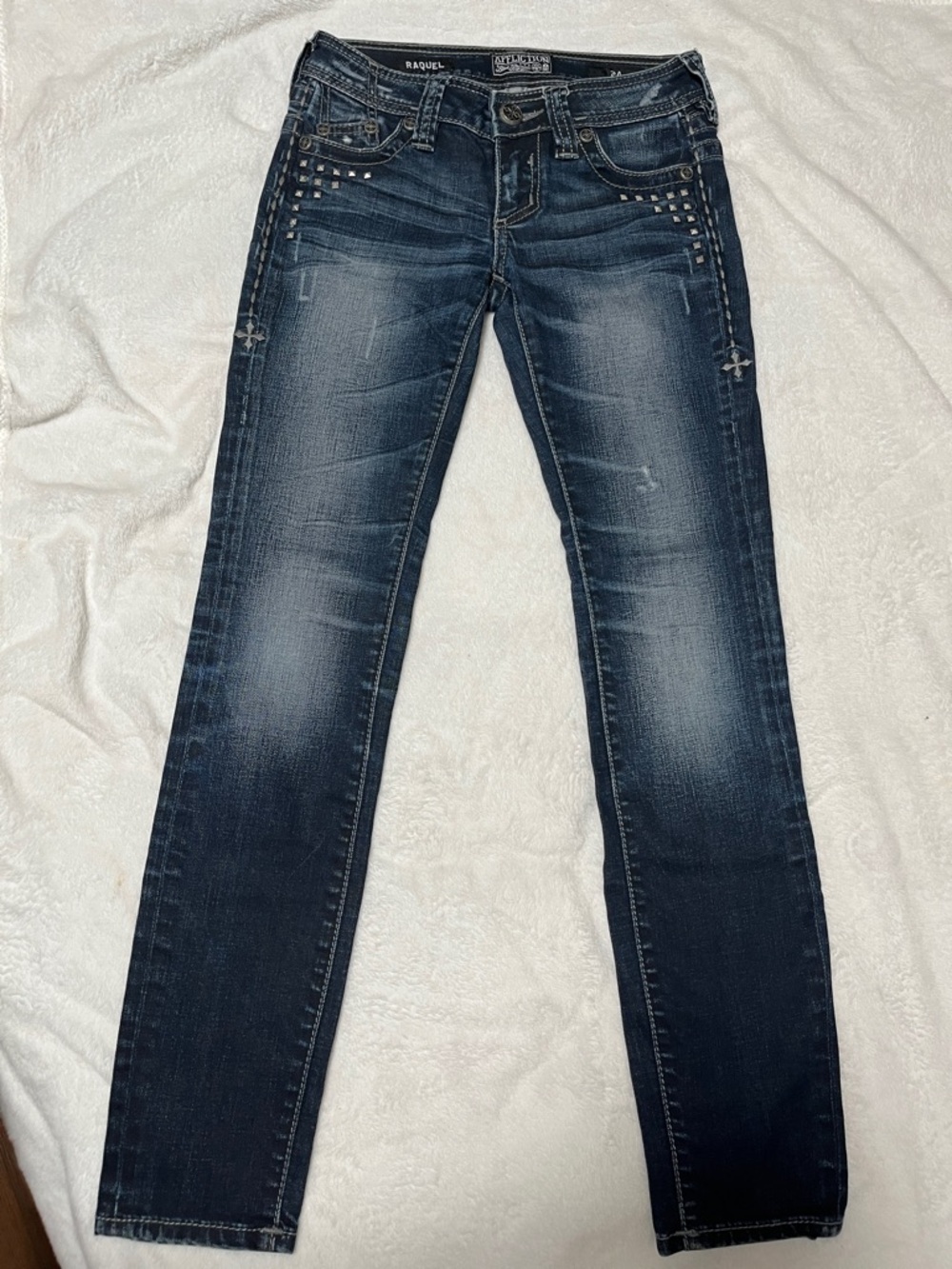 Affliction size 24